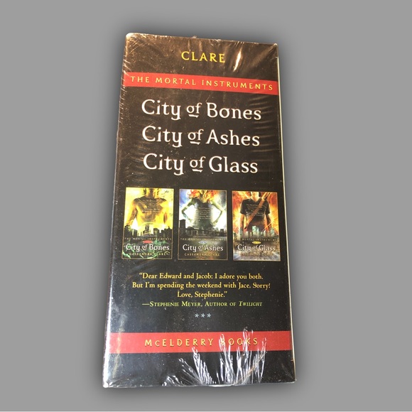 The Mortal Instruments: City of Bones; City of Ashes; City of Glass. Fiction - Picture 2 of 5